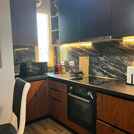 Roar Apartman