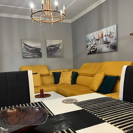 Roar Apartman Tirana